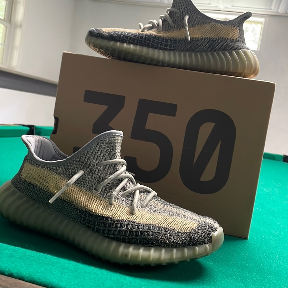 Yeezy 350 v2 ash blue